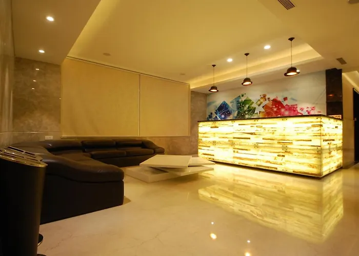 Click Sapphire Star IndoreAirport Hotel